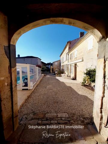 Migron (17770) Spacieuse maison de 225 m² avec piscine couverte, jardin, dépendances et champ truffier – cadre exceptionnel !