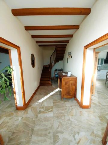 Migron (17770) Spacieuse maison de 225 m² avec piscine couverte, jardin, dépendances et champ truffier – cadre exceptionnel !