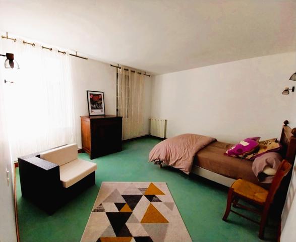 Migron (17770) Spacieuse maison de 225 m² avec piscine couverte, jardin, dépendances et champ truffier – cadre exceptionnel !