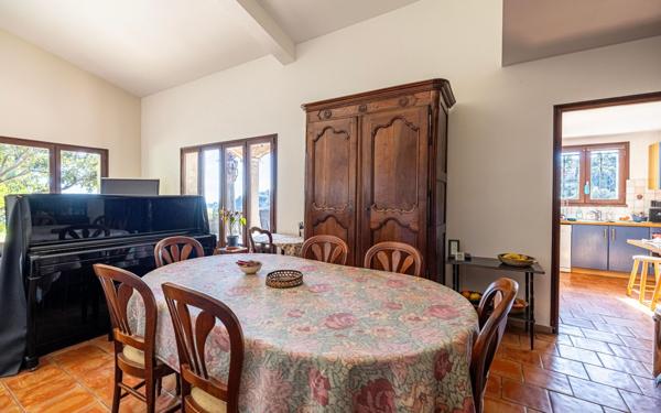 Maison à vendre    5 pièces • 146,47 m2 Nice