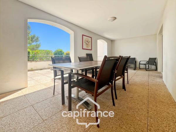 Domaine de Pont royal, BEL APPARTEMENT de 58 m2 REZ DE CHAUSSEE, DOUBLE TERRASSE 40 m2, PARKING SOUS TERRAIN, PISCINE