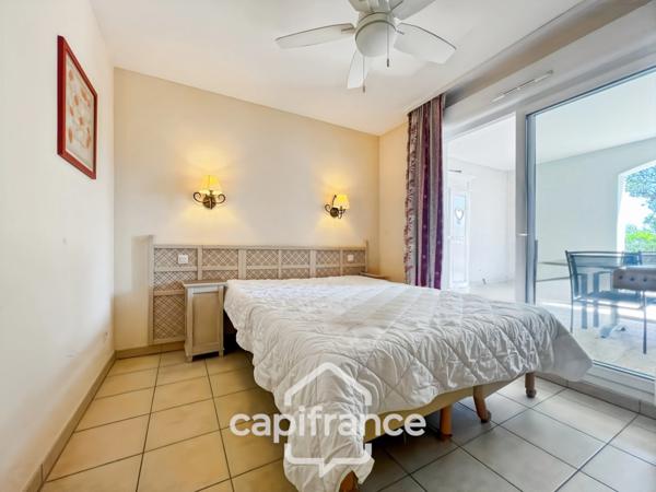 Domaine de Pont royal, BEL APPARTEMENT de 58 m2 REZ DE CHAUSSEE, DOUBLE TERRASSE 40 m2, PARKING SOUS TERRAIN, PISCINE