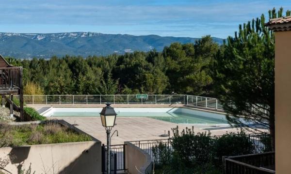 Domaine de Pont royal, BEL APPARTEMENT de 58 m2 REZ DE CHAUSSEE, DOUBLE TERRASSE 40 m2, PARKING SOUS TERRAIN, PISCINE