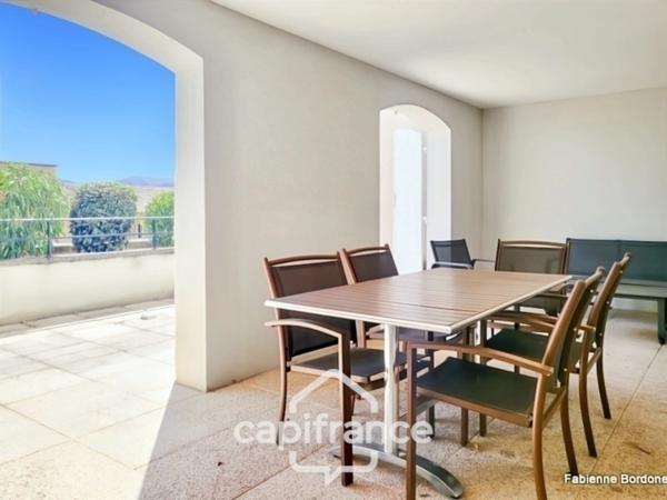 Domaine de Pont royal, BEL APPARTEMENT de 58 m2 REZ DE CHAUSSEE, DOUBLE TERRASSE 40 m2, PARKING SOUS TERRAIN, PISCINE