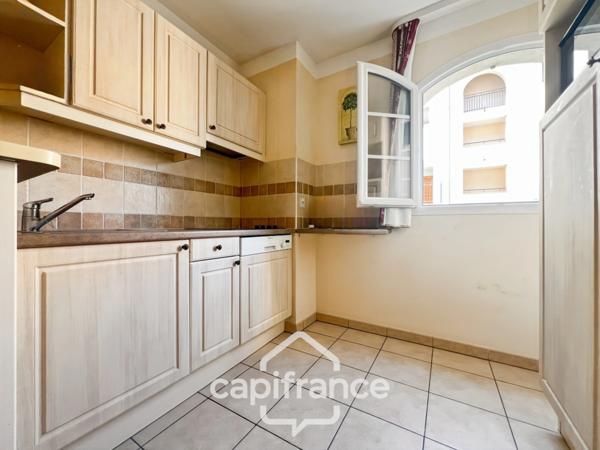 Domaine de Pont royal, BEL APPARTEMENT de 58 m2 REZ DE CHAUSSEE, DOUBLE TERRASSE 40 m2, PARKING SOUS TERRAIN, PISCINE