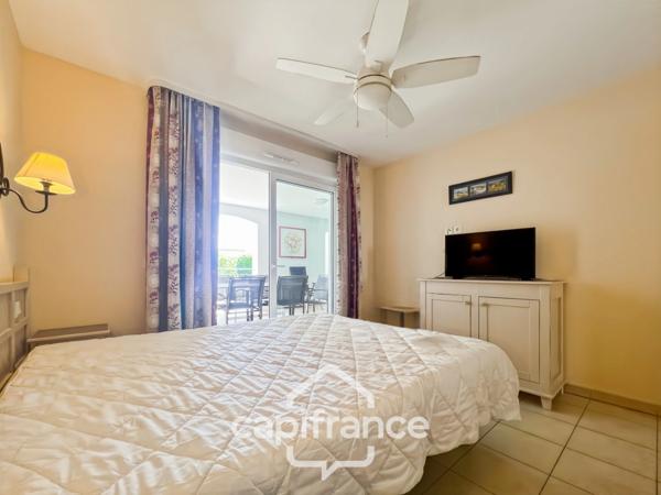 Domaine de Pont royal, BEL APPARTEMENT de 58 m2 REZ DE CHAUSSEE, DOUBLE TERRASSE 40 m2, PARKING SOUS TERRAIN, PISCINE
