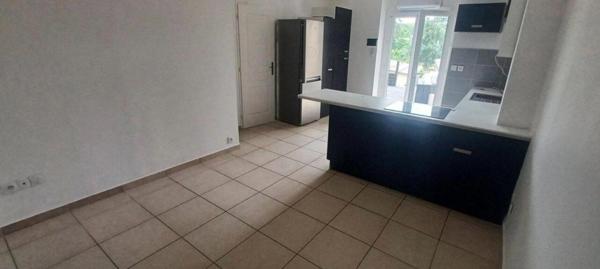 À Vendre  Appartement T2  de 36 m² RIVES ( 38140 )