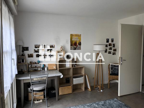 Location Studio 25.62 m² - 109 RUE MEUREIN Lille 59000