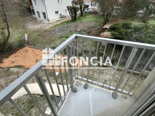 Location Studio 17.5 m² - 53 AVENUE DE NOES Pessac 33600