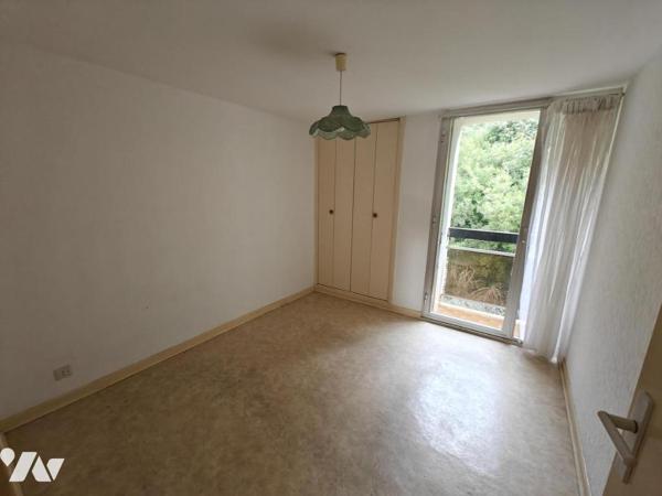 EN EXCLUSIVITE - SUR LE PORT DE BANDOL TYPE 4 EN DUPLEX DERNIER ETAGE VUE MER OPTION BOX EN SOUS-SOL