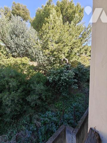 EN EXCLUSIVITE - SUR LE PORT DE BANDOL TYPE 4 EN DUPLEX DERNIER ETAGE VUE MER OPTION BOX EN SOUS-SOL