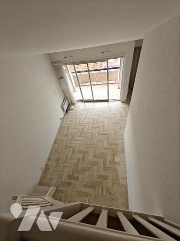 EN EXCLUSIVITE - SUR LE PORT DE BANDOL TYPE 4 EN DUPLEX DERNIER ETAGE VUE MER OPTION BOX EN SOUS-SOL