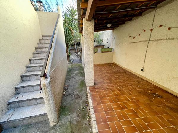 Belle Opportunité - T3 Haut de Villa avec extérieur et dépendances - Toulon Ouest (83200)