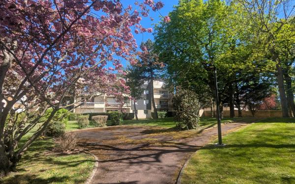 Appartement à vendre    5 pièces • 104,35 m2 Ifs