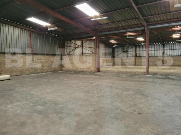 local 1 pièce(s) 2 980 m2