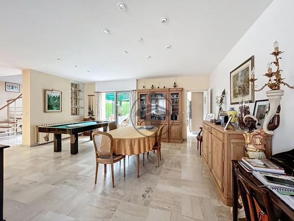 Vente Maison 6 pièces 232 m2 à Saint-Quentin