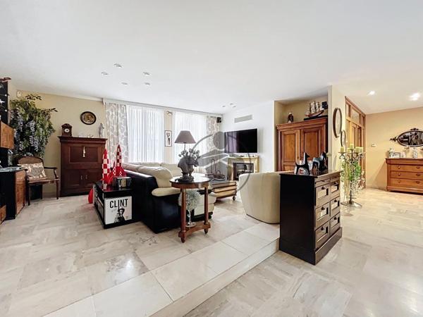 Vente Maison 6 pièces 232 m2 à Saint-Quentin