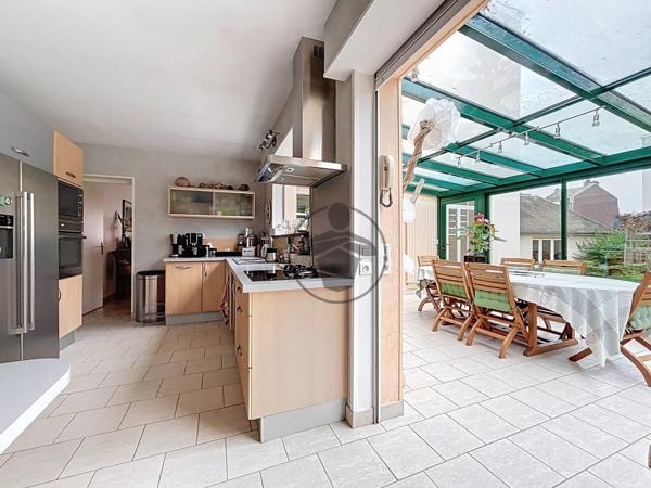 Vente Maison 6 pièces 232 m2 à Saint-Quentin