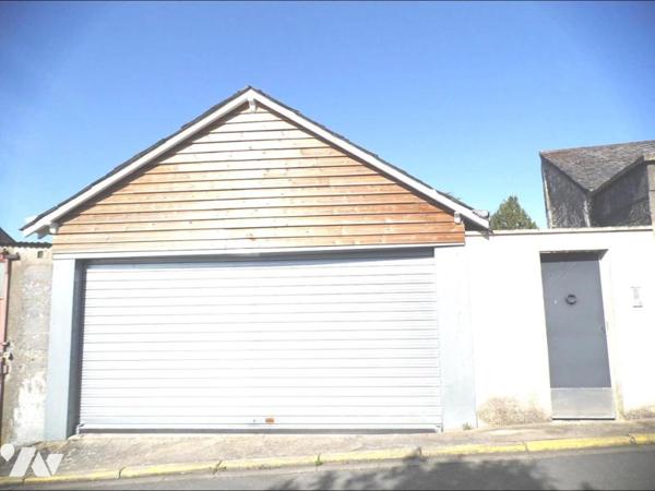 Maison 8 pièces  et local commercial à Ste Maure de Touraine