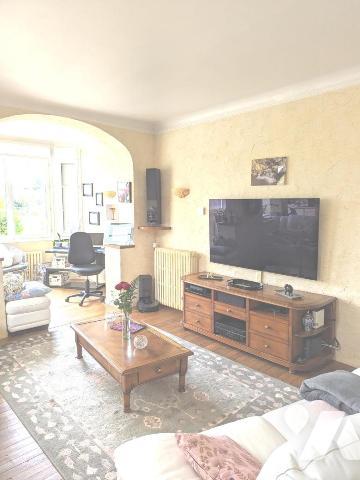 Maison 8 pièces  et local commercial à Ste Maure de Touraine