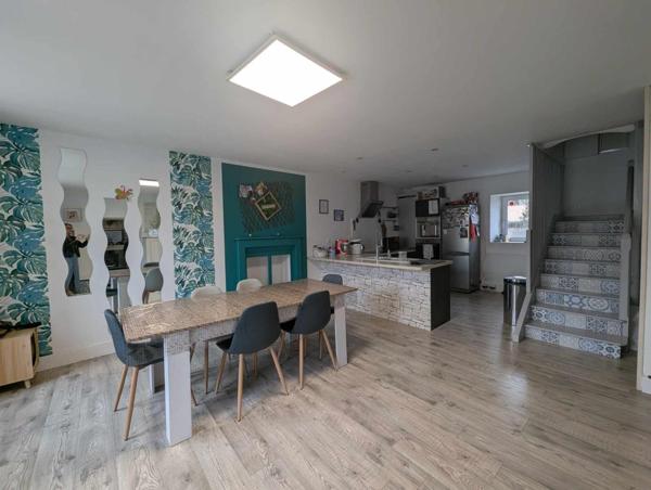 Très jolie maison en pierre apparente à Vouillé