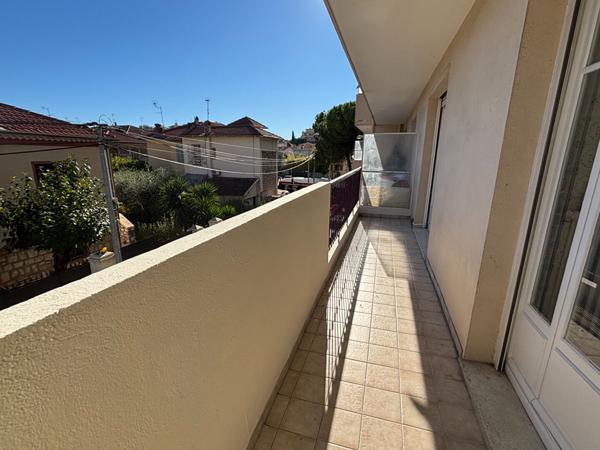 3 Pièces - Av Nouvelle