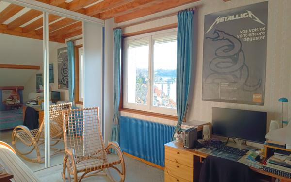 Maison à vendre    6 pièces • 142 m2 Saint-Genis-Laval