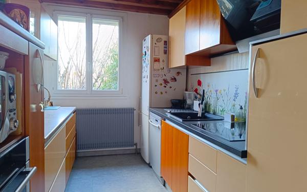 Maison à vendre    6 pièces • 142 m2 Saint-Genis-Laval