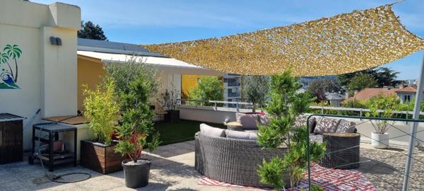 Rare sur le marché : magnifique appartement rénové avec terrasse