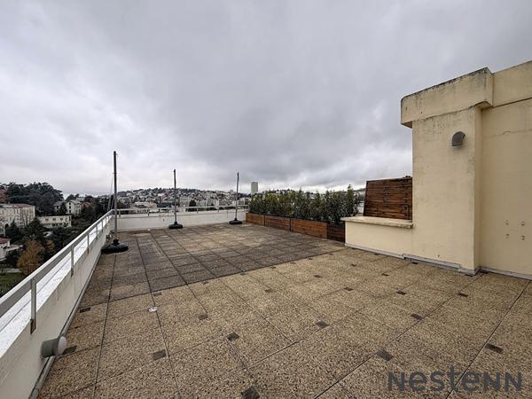 Rare sur le marché : magnifique appartement rénové avec terrasse