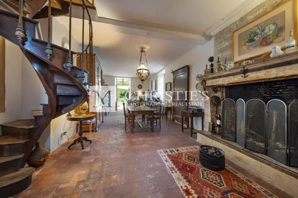 A vendre Élégant Domaine en Charente avec Charme Historique