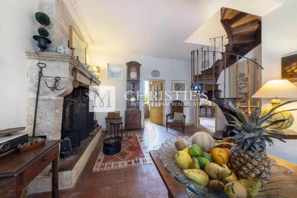 A vendre Élégant Domaine en Charente avec Charme Historique