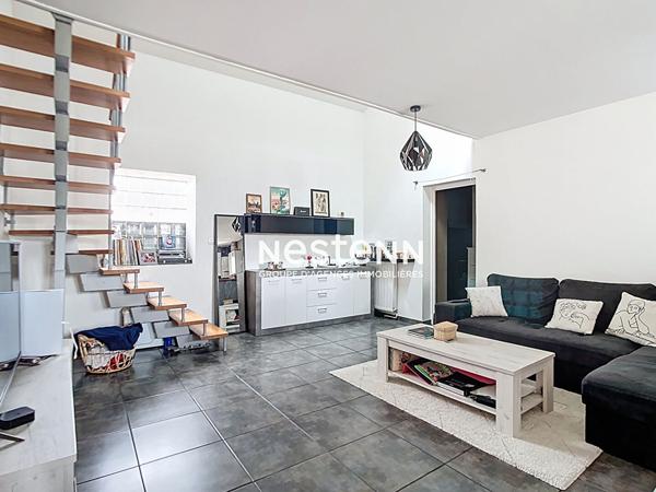 APPARTEMENT DUPLEX - SATHONAY CAMP - TROIS CHAMBRES - DEUX SALLES D'EAU - PROXIMITÉ COMMERCES ET TRANSPORTS