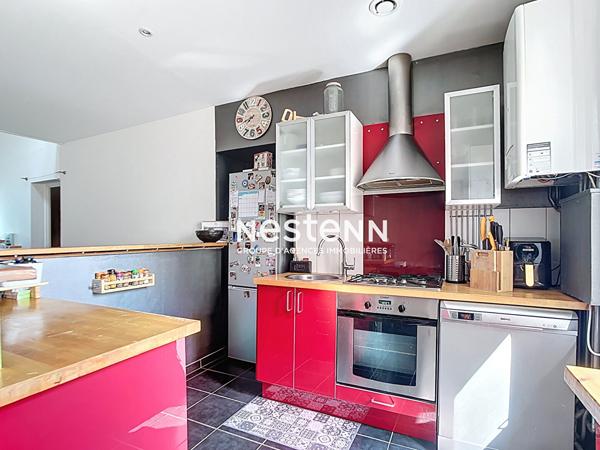 APPARTEMENT DUPLEX - SATHONAY CAMP - TROIS CHAMBRES - DEUX SALLES D'EAU - PROXIMITÉ COMMERCES ET TRANSPORTS