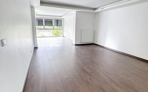 Maison à vendre    9 pièces • 302 m2 Reims