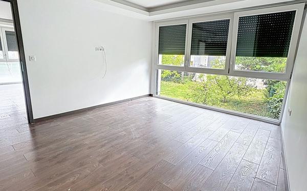 Maison à vendre    9 pièces • 302 m2 Reims