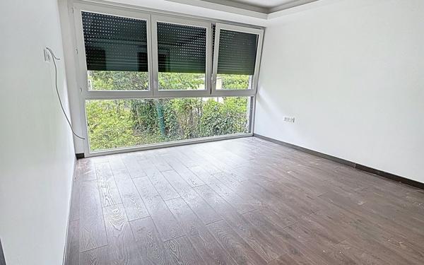Maison à vendre    9 pièces • 302 m2 Reims