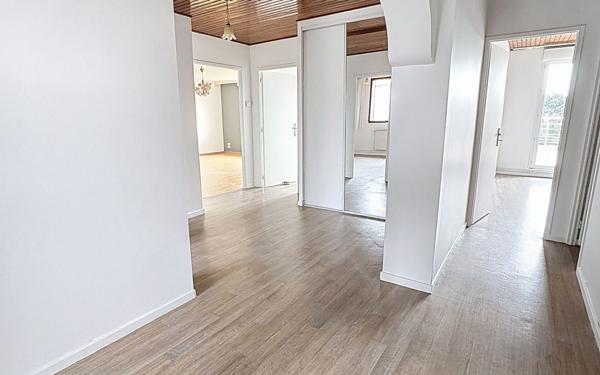 Maison à vendre    9 pièces • 302 m2 Reims