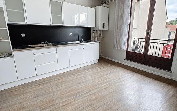 Maison à vendre    9 pièces • 302 m2 Reims