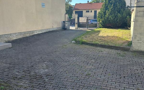Maison à vendre    9 pièces • 302 m2 Reims