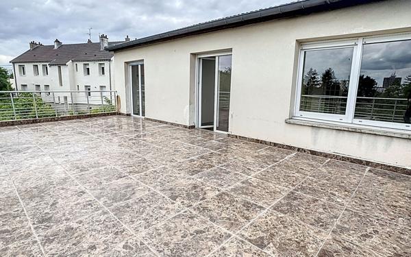 Maison à vendre    9 pièces • 302 m2 Reims
