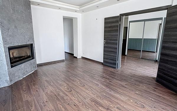 Maison à vendre    9 pièces • 302 m2 Reims