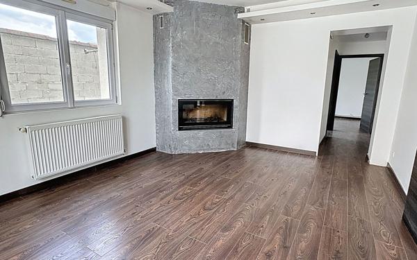 Maison à vendre    9 pièces • 302 m2 Reims