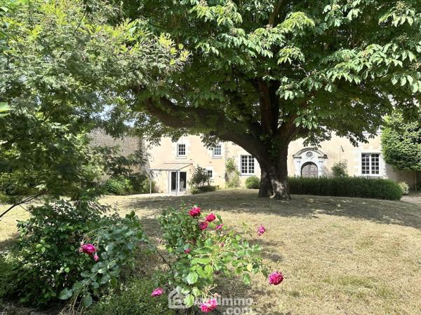 Maison de maître 416 m² à Chavagnes-les-Eaux 49380
