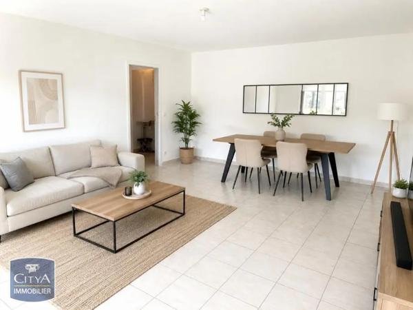 Appartement à louer 3 pièces 70.75m² Saumur (49400)