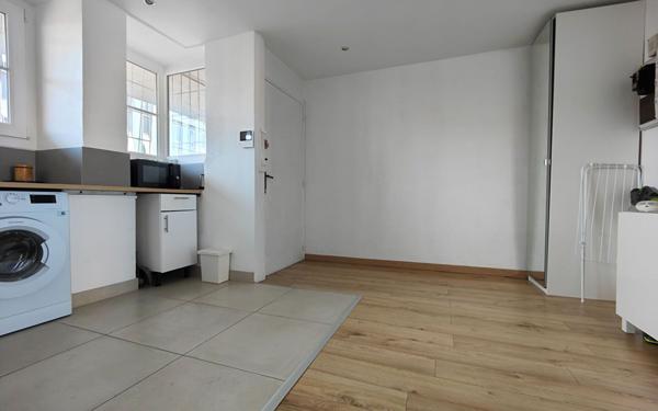 Appartement à louer    1 pièce •  Toulon