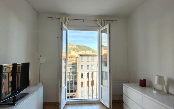 Appartement à louer    1 pièce •  Toulon