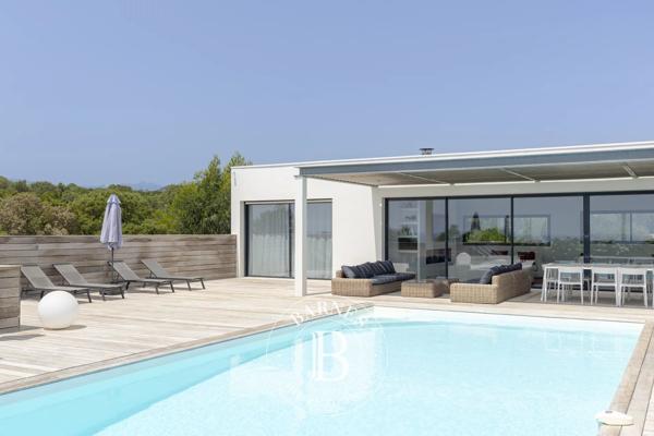 Sainte-Lucie-de-Porto-Vecchio, Villa 5 Chambres -  180 m² à vendre