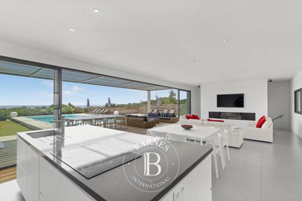 Sainte-Lucie-de-Porto-Vecchio, Villa 5 Chambres -  180 m² à vendre