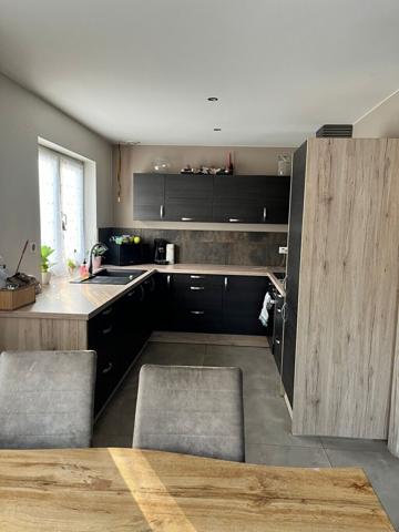 Maison d'habitation avec cour